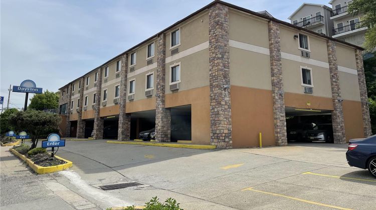 Days Inn by Wyndham Jersey City Exterior