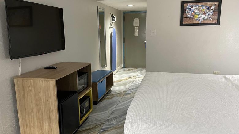 <b>Days Inn by Wyndham Jersey City Room</b>. Images powered by <a href="https://iceportal.shijigroup.com/" title="IcePortal" target="_blank">IcePortal</a>.