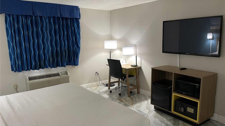 <b>Days Inn by Wyndham Jersey City Room</b>. Images powered by <a href="https://iceportal.shijigroup.com/" title="IcePortal" target="_blank">IcePortal</a>.