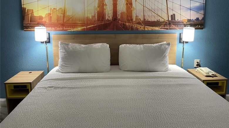 <b>Days Inn by Wyndham Jersey City Room</b>. Images powered by <a href="https://iceportal.shijigroup.com/" title="IcePortal" target="_blank">IcePortal</a>.
