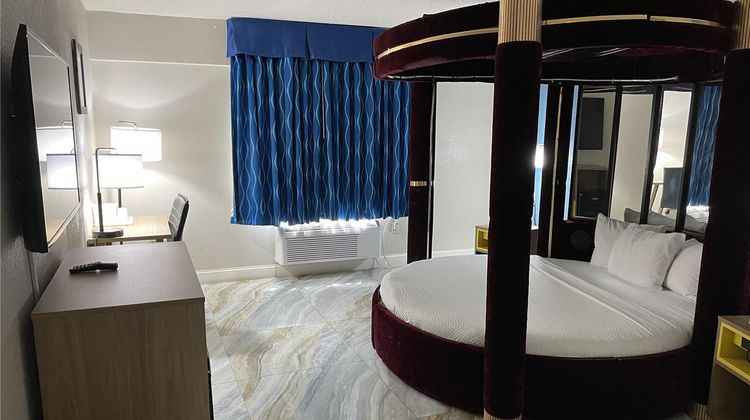 Days Inn by Wyndham Jersey City Room