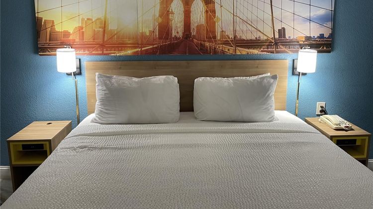 Days Inn by Wyndham Jersey City Room