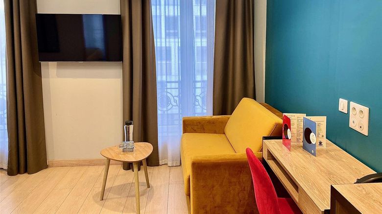 <b>Grand Hotel Clichy Room</b>. Images powered by <a href="https://iceportal.shijigroup.com/" title="IcePortal" target="_blank">IcePortal</a>.