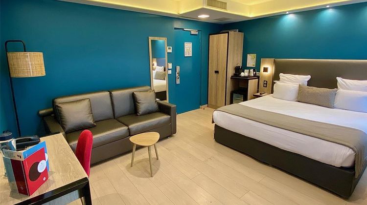 Grand Hotel Clichy Room