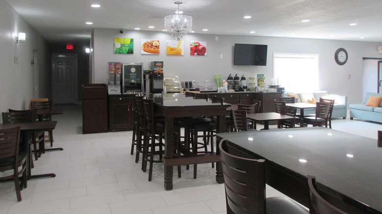 <b>Quality Inn & Suites Restaurant</b>. Images powered by <a href="https://iceportal.shijigroup.com/" title="IcePortal" target="_blank">IcePortal</a>.
