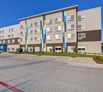 Tru by Hilton Grand Prairie Exterior
