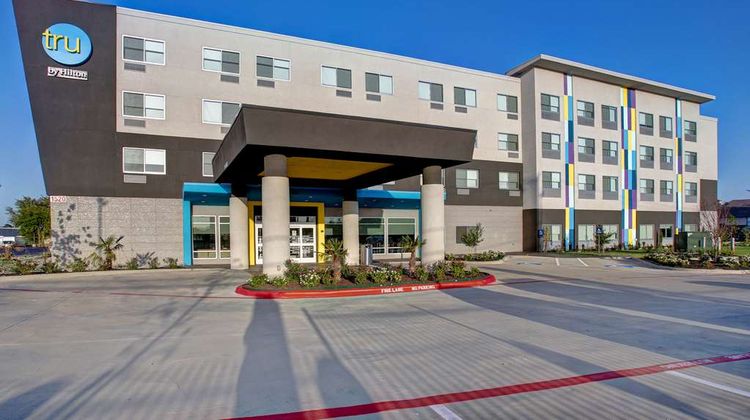 Tru by Hilton Grand Prairie Exterior