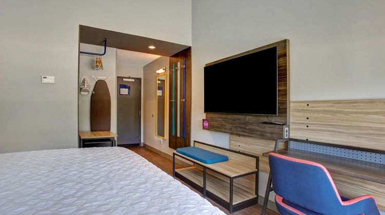 Tru by Hilton Grand Prairie Room