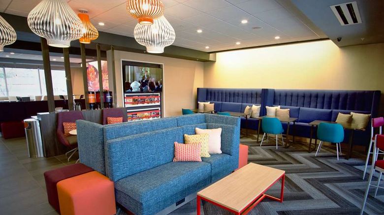 <b>Tru by Hilton NW Expressway Lobby</b>. Images powered by <a href="https://iceportal.shijigroup.com/" title="IcePortal" target="_blank">IcePortal</a>.