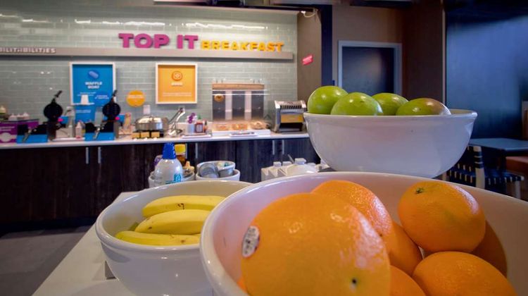 Tru by Hilton NW Expressway Restaurant