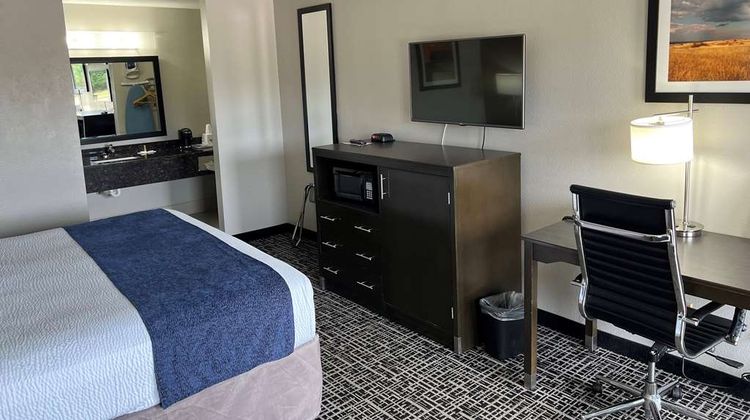 Days Inn by Wyndham Grove Room