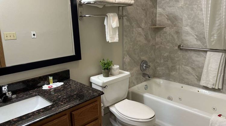Days Inn by Wyndham Grove Room