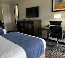 Days Inn by Wyndham Grove Room