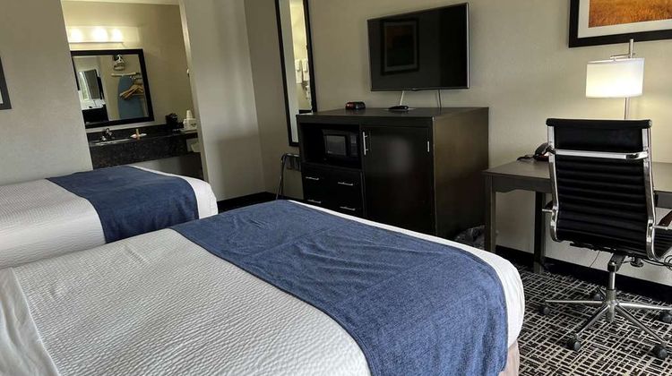 Days Inn by Wyndham Grove Room