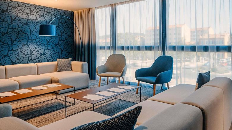 <b>Mercure Toulon La Seyne Meeting</b>. Images powered by <a href="https://iceportal.shijigroup.com/" title="IcePortal" target="_blank">IcePortal</a>.