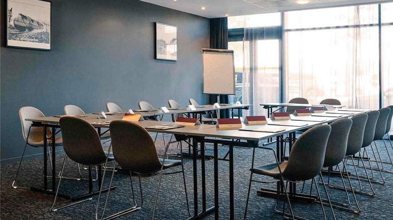 <b>Mercure Toulon La Seyne Meeting</b>. Images powered by <a href="https://iceportal.shijigroup.com/" title="IcePortal" target="_blank">IcePortal</a>.