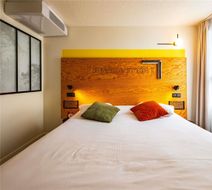 Greet Hotel Beaune Room