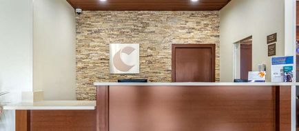 Comfort Inn & Suites Lobby
