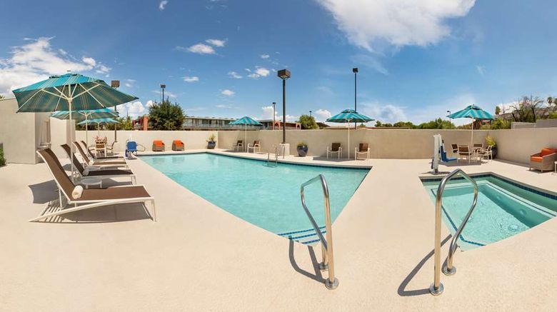 <b>Hyatt Place Tucson Central Pool</b>. Images powered by <a href="https://iceportal.shijigroup.com/" title="IcePortal" target="_blank">IcePortal</a>.