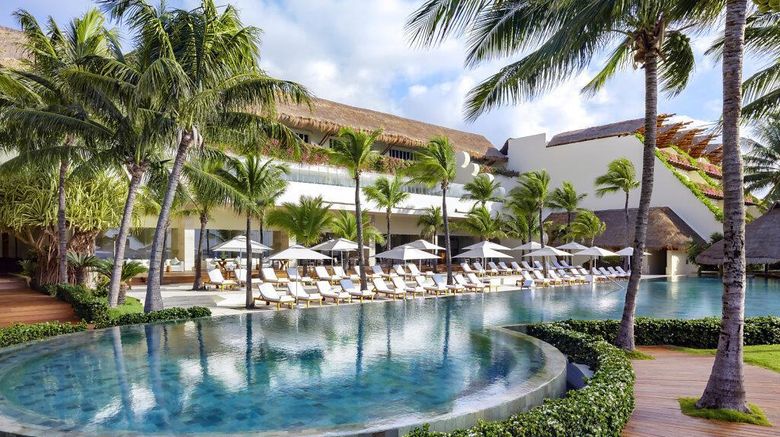 <b>Grand Velas Riviera Maya Pool</b>. Images powered by <a href="https://iceportal.shijigroup.com/" title="IcePortal" target="_blank">IcePortal</a>.