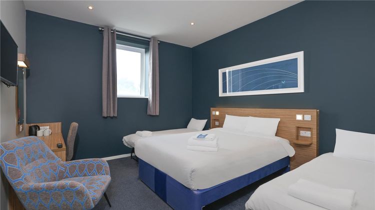 Travelodge Liverpool Edge Lane Room