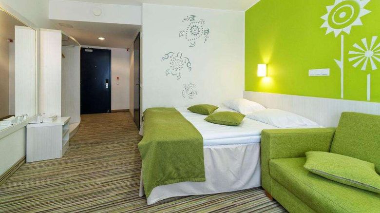 <b>Tallink Express Hotel Room</b>. Images powered by <a href="https://iceportal.shijigroup.com/" title="IcePortal" target="_blank">IcePortal</a>.
