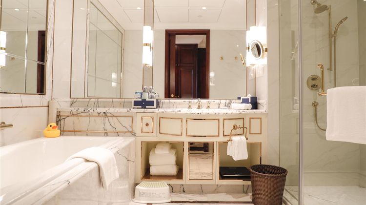 Radisson Blu Forest Manor Hongqiao Room