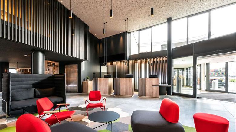 <b>Radisson Hotel Zurich Airport Lobby</b>. Images powered by <a href="https://iceportal.shijigroup.com/" title="IcePortal" target="_blank">IcePortal</a>.