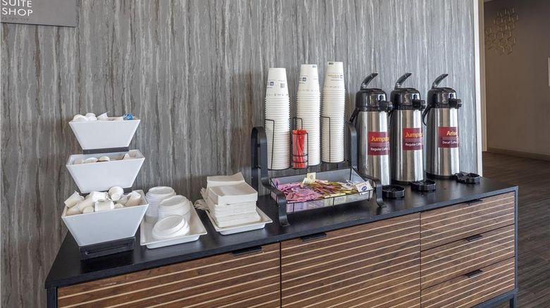 <b>Best Western Plus Executive Residency NE Lobby</b>. Images powered by <a href="https://iceportal.shijigroup.com/" title="IcePortal" target="_blank">IcePortal</a>.