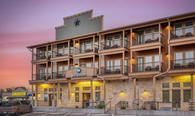 Best Western Bandera Suites & Saloon Exterior