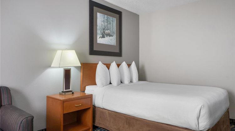 SureStay Plus by Best Western Lethbridge Room