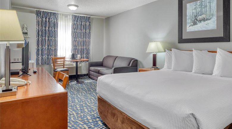 <b>SureStay Plus by Best Western Lethbridge Room</b>. Images powered by <a href="https://iceportal.shijigroup.com/" title="IcePortal" target="_blank">IcePortal</a>.