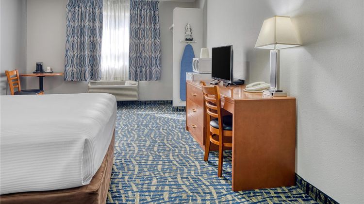SureStay Plus by Best Western Lethbridge Room