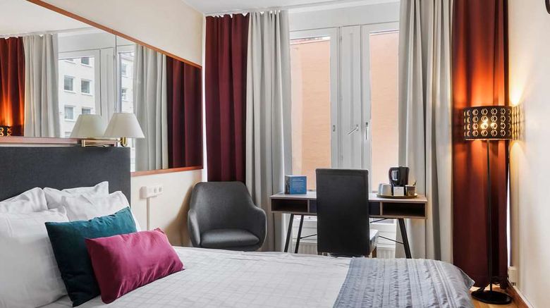 <b>Sure Hotel by Best Western Focus Room</b>. Images powered by <a href="https://iceportal.shijigroup.com/" title="IcePortal" target="_blank">IcePortal</a>.
