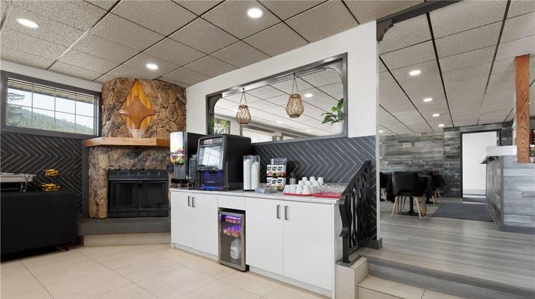 <b>Travelodge by Wyndham Blairmore Other</b>. Images powered by <a href="https://iceportal.shijigroup.com/" title="IcePortal" target="_blank">IcePortal</a>.
