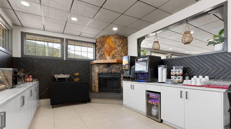 Travelodge by Wyndham Blairmore Other