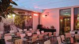 <b>Mom'Art Paris Hotel Restaurant</b>. Images powered by <a href="https://iceportal.shijigroup.com/" title="IcePortal" target="_blank">IcePortal</a>.