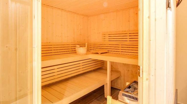 <b>Mom'Art Paris Hotel Spa</b>. Images powered by <a href="https://iceportal.shijigroup.com/" title="IcePortal" target="_blank">IcePortal</a>.