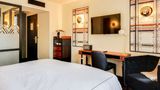 <b>Mom'Art Paris Hotel Room</b>. Images powered by <a href="https://iceportal.shijigroup.com/" title="IcePortal" target="_blank">IcePortal</a>.