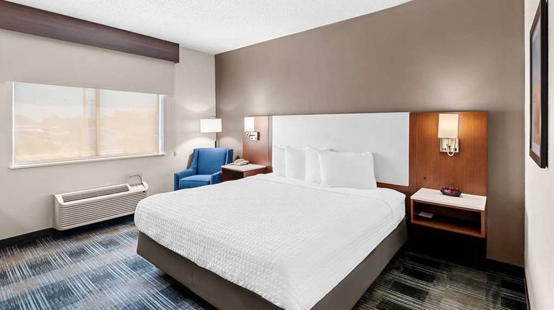 <b>Best Western Ottumwa Inn & Suites Room</b>. Images powered by <a href="https://iceportal.shijigroup.com/" title="IcePortal" target="_blank">IcePortal</a>.