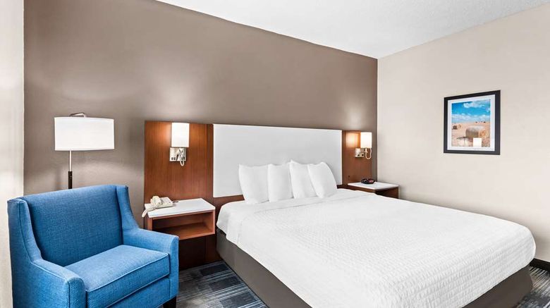 <b>Best Western Ottumwa Inn & Suites Room</b>. Images powered by <a href="https://iceportal.shijigroup.com/" title="IcePortal" target="_blank">IcePortal</a>.