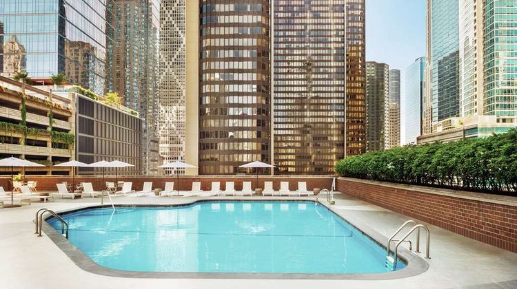Hilton Grand Vacations Magnificent Mile Pool
