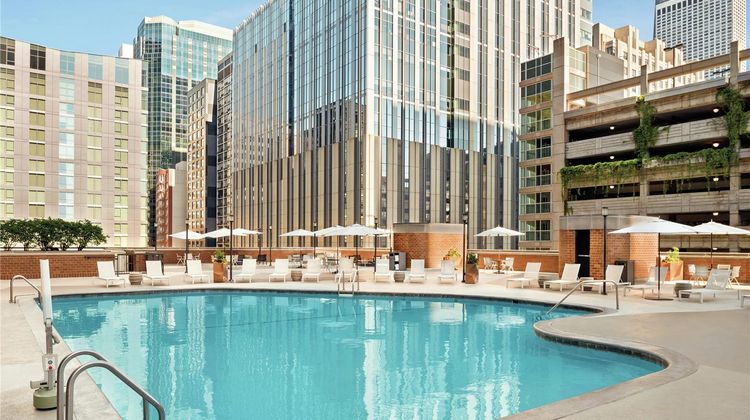 Hilton Grand Vacations Magnificent Mile Pool