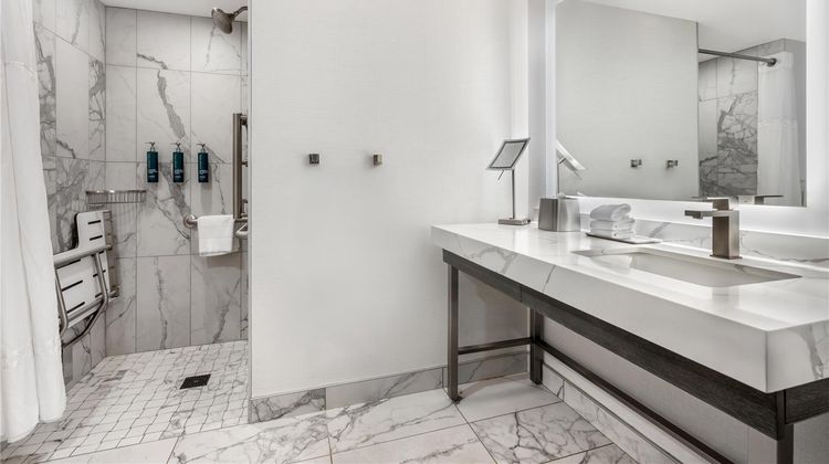 Hilton Grand Vacations Magnificent Mile Room