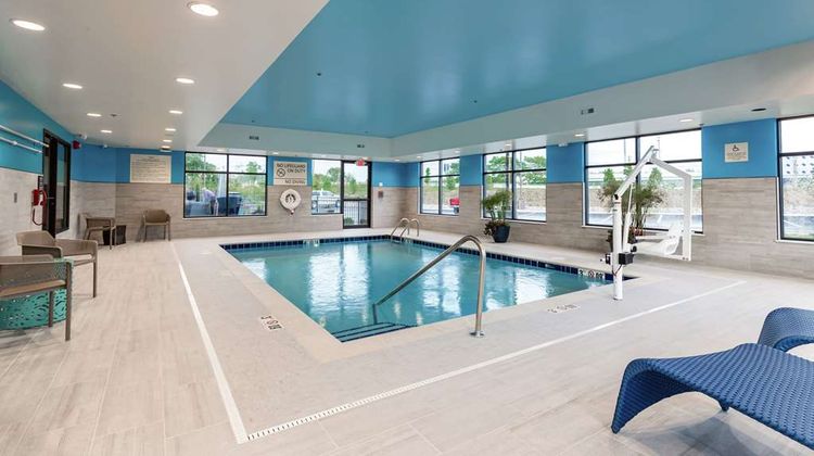 Hampton Inn Madison Pool