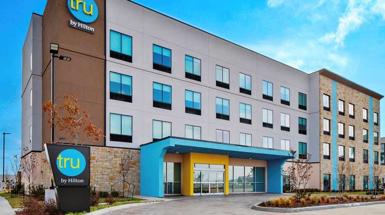Tru by Hilton Terrell Exterior