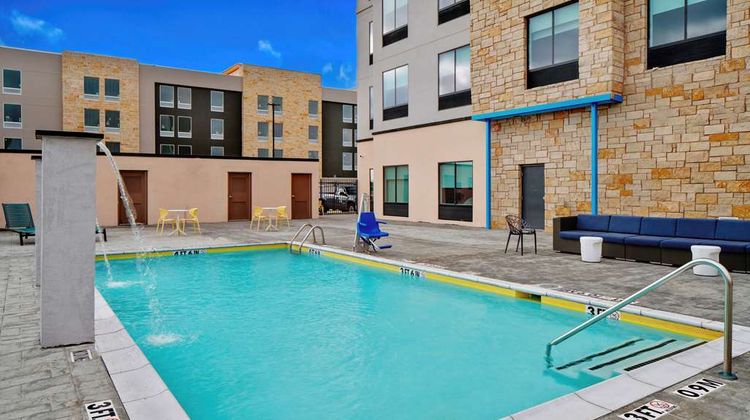 Tru by Hilton Terrell Pool