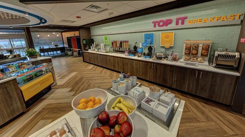 <b>Tru by Hilton Georgetown Restaurant</b>. Images powered by <a href="https://iceportal.shijigroup.com/" title="IcePortal" target="_blank">IcePortal</a>.