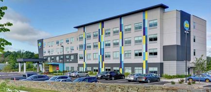 Tru by Hilton Middletown Exterior