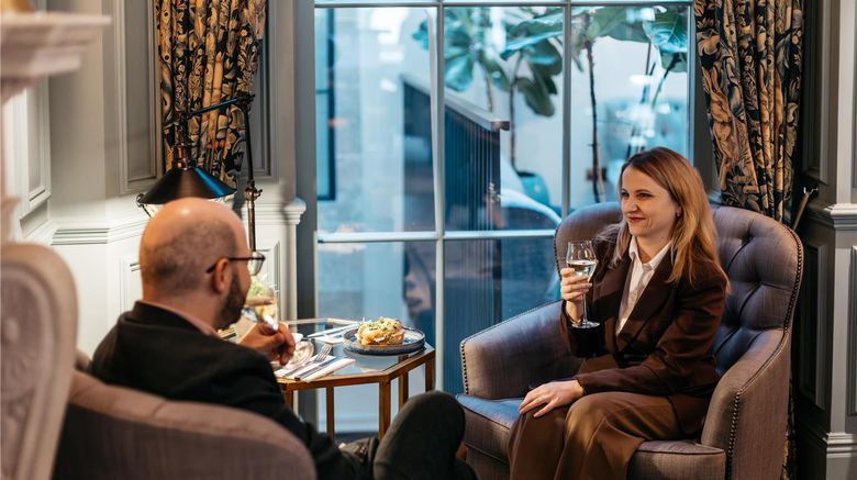 <b>100 Queen's Gate Hotel London Kensington Restaurant</b>. Images powered by <a href="https://iceportal.shijigroup.com/" title="IcePortal" target="_blank">IcePortal</a>.